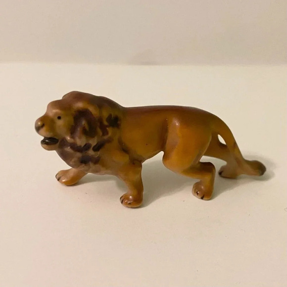 Vintage  Miniature Lion Porcelain Figurine 2.25 Inch Long Small Figure - Picture 9 of 13